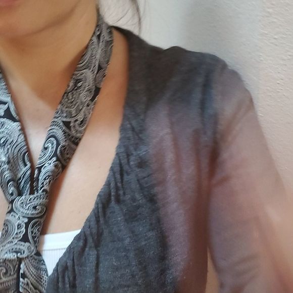 LOFT L/S Grey Gathered V Neck Pearl Button Cardi - Picture 8 of 10